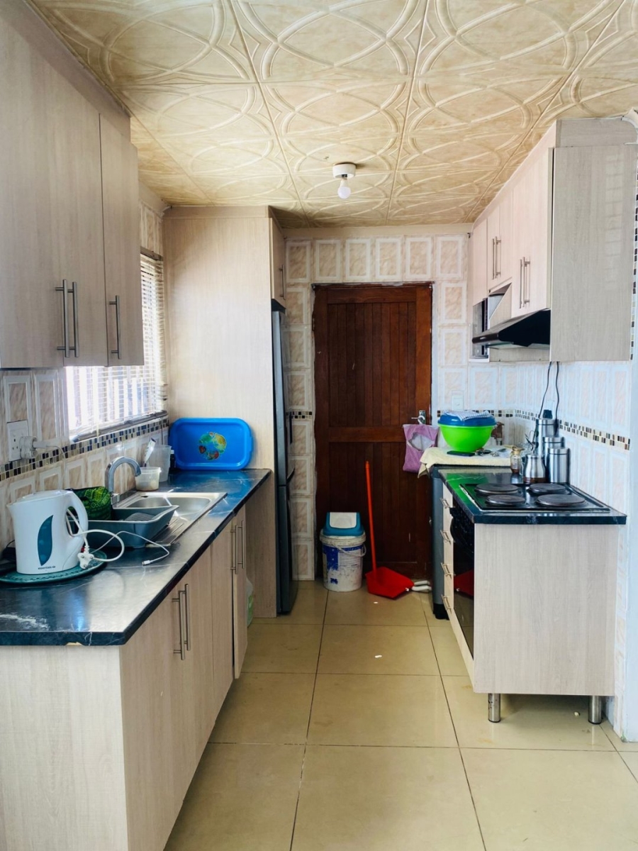 2 Bedroom Property for Sale in Harare Western Cape